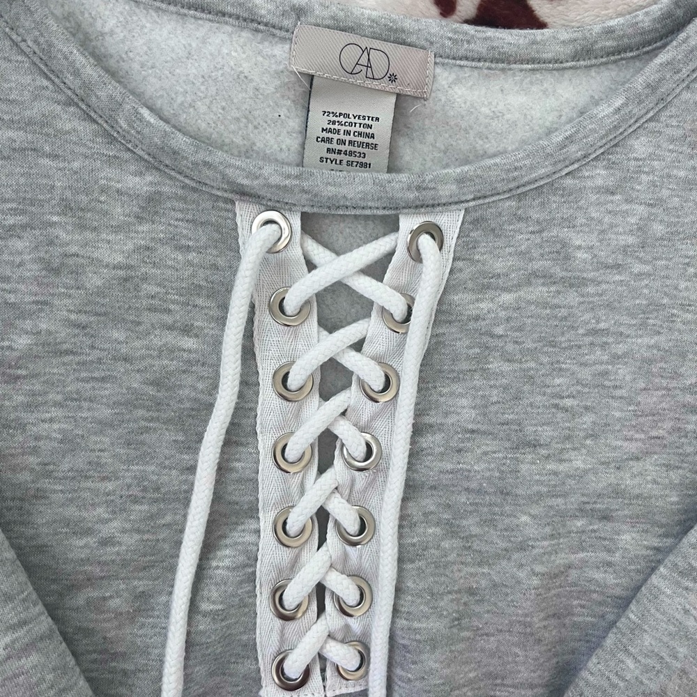 Puff sleeved pullover